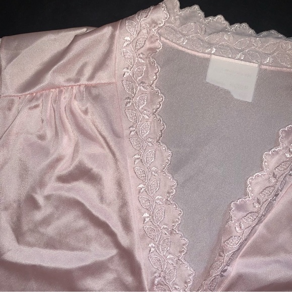 v i n t a g e :: Silky Embroidered Satin Nylon Nightgown Floral Robe Slip - Picture 7 of 14